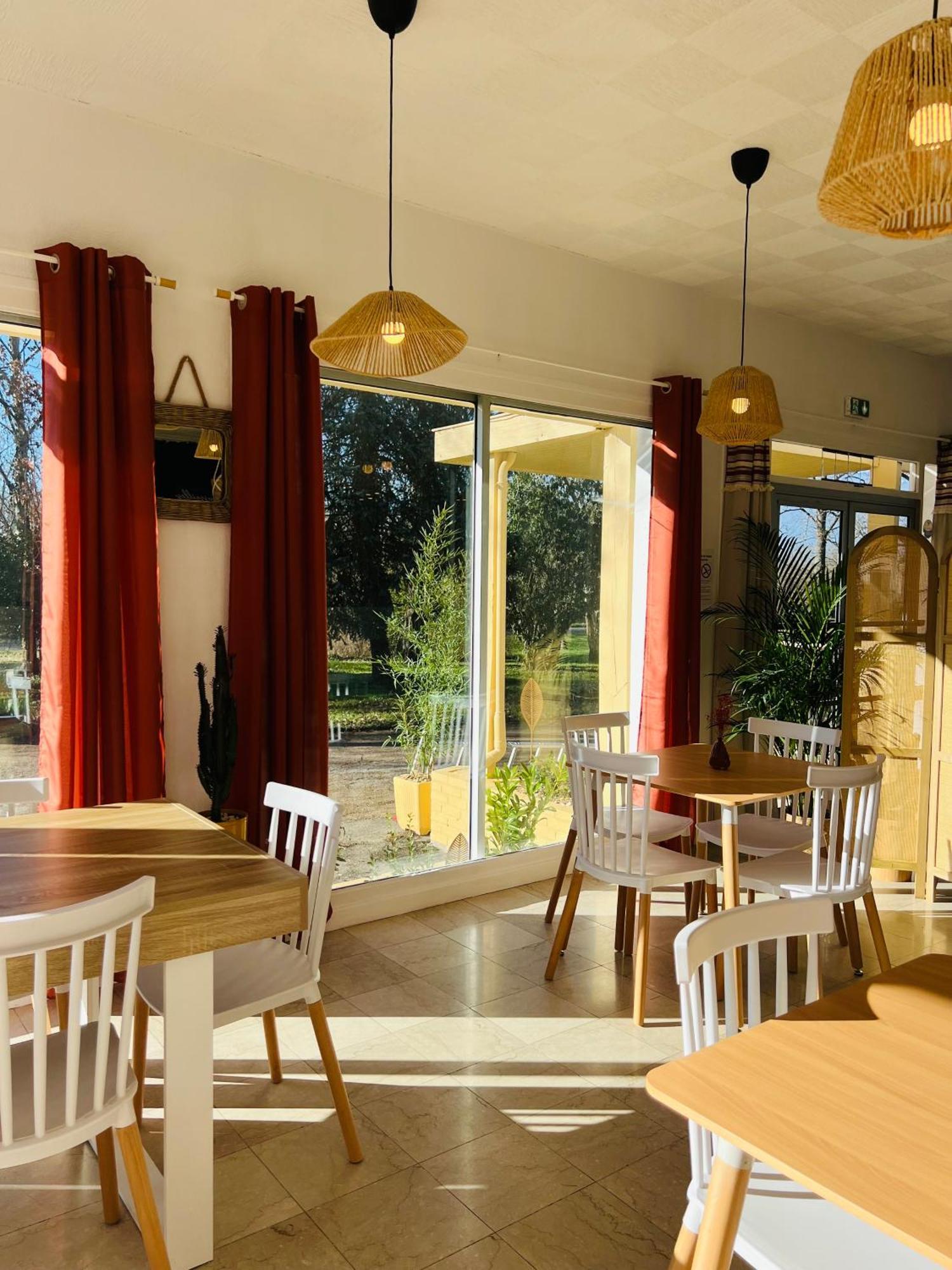 Motel Les Broussailles Mesves-sur-Loire Zewnętrze zdjęcie