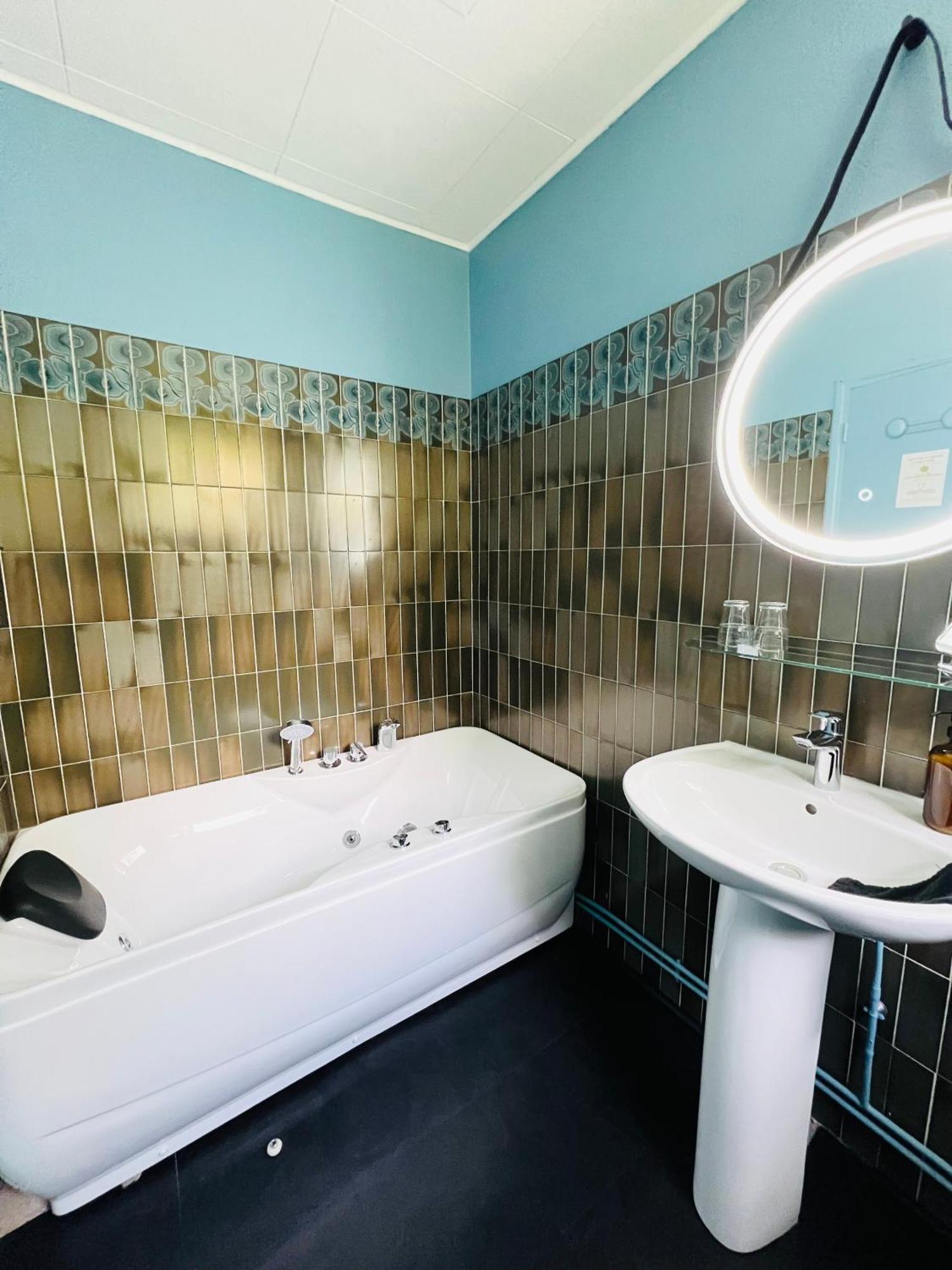 Motel Les Broussailles Mesves-sur-Loire Zewnętrze zdjęcie
