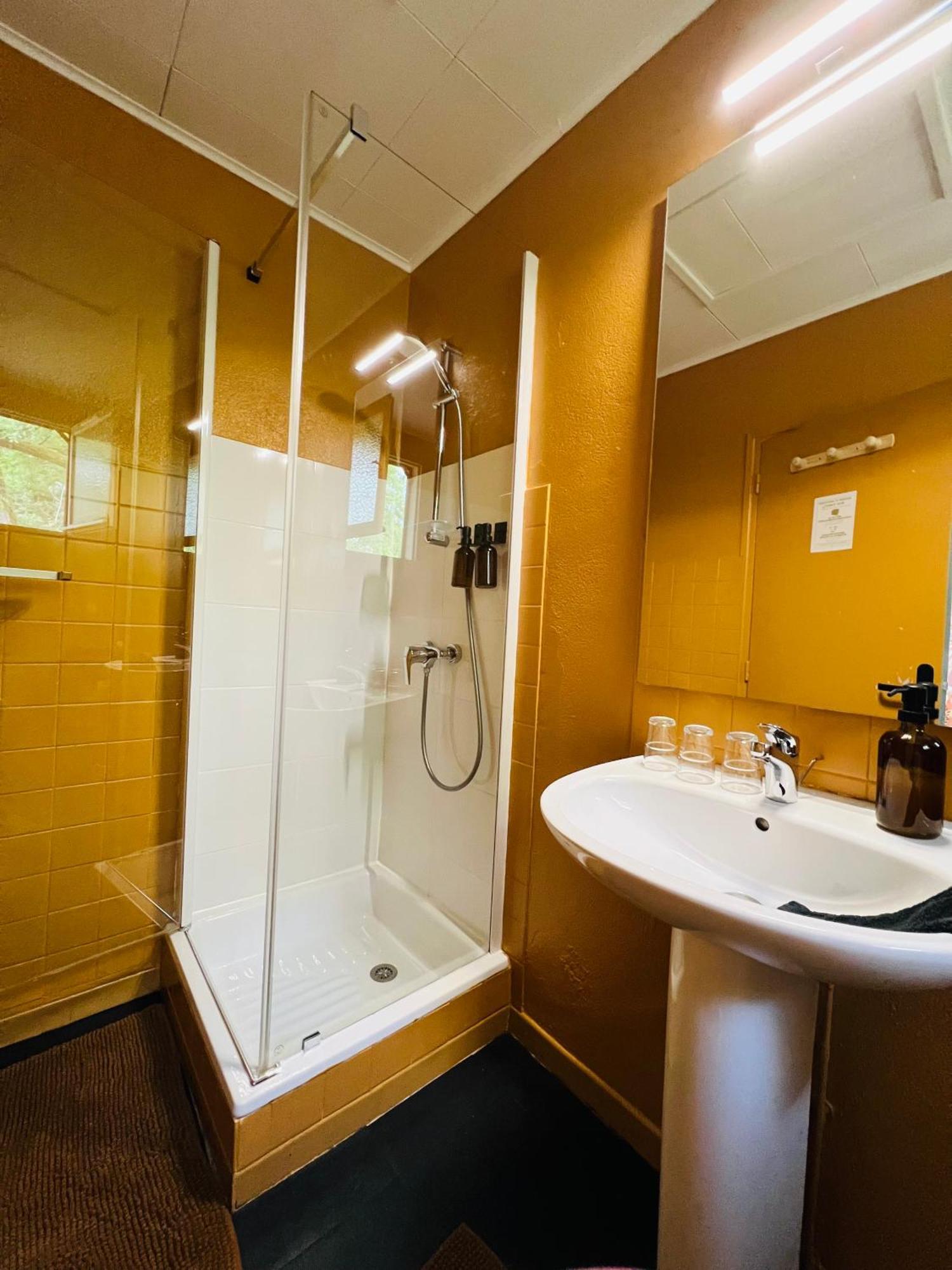 Motel Les Broussailles Mesves-sur-Loire Zewnętrze zdjęcie