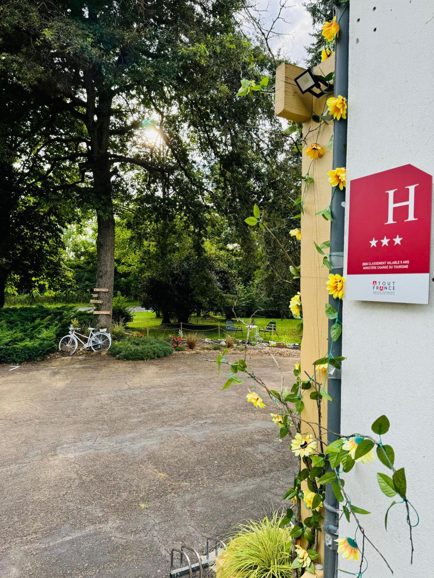 Motel Les Broussailles Mesves-sur-Loire Zewnętrze zdjęcie