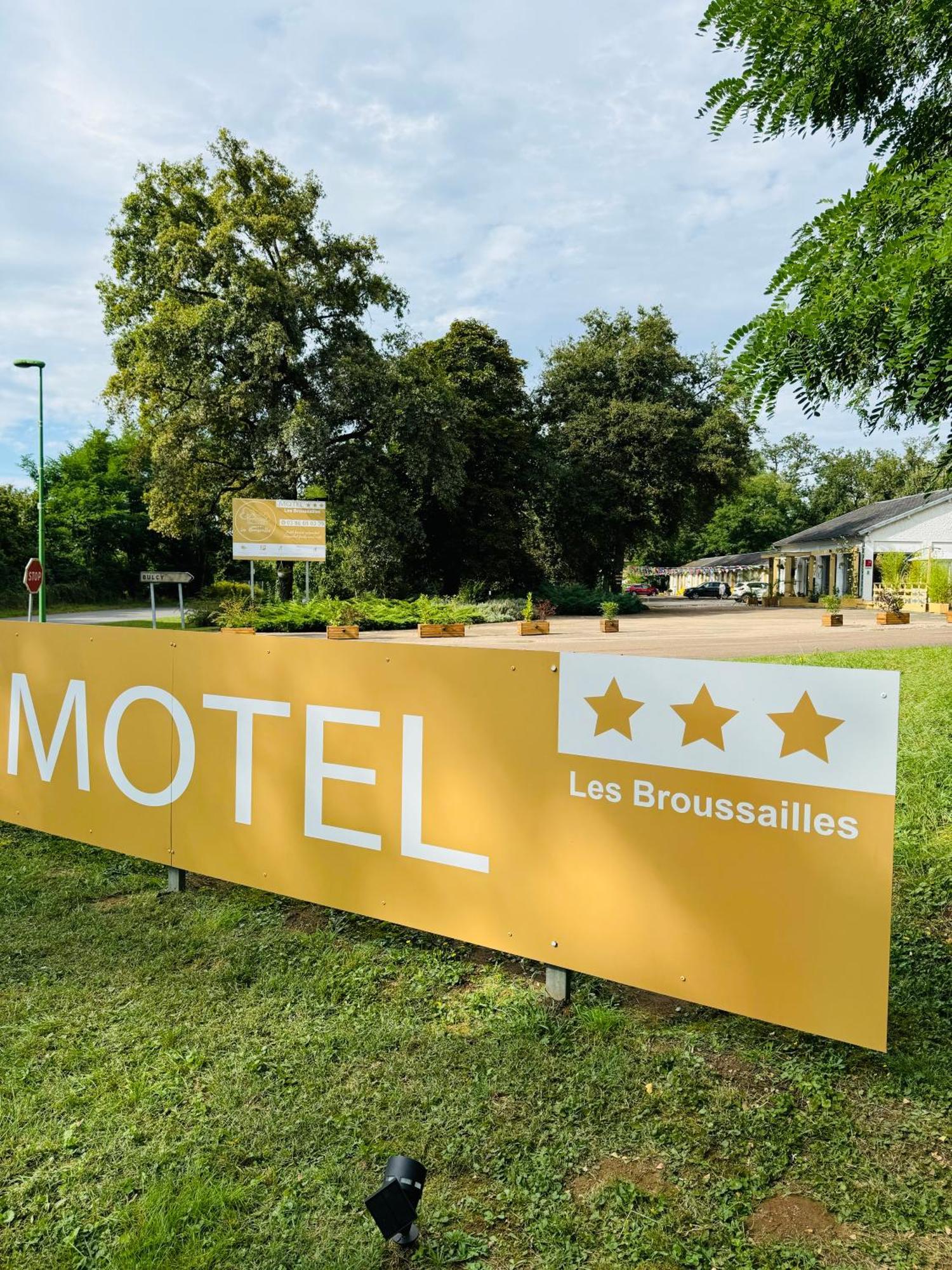 Motel Les Broussailles Mesves-sur-Loire Zewnętrze zdjęcie